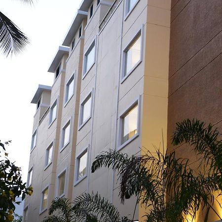 Blu Iris Hotel Chennai Exterior foto