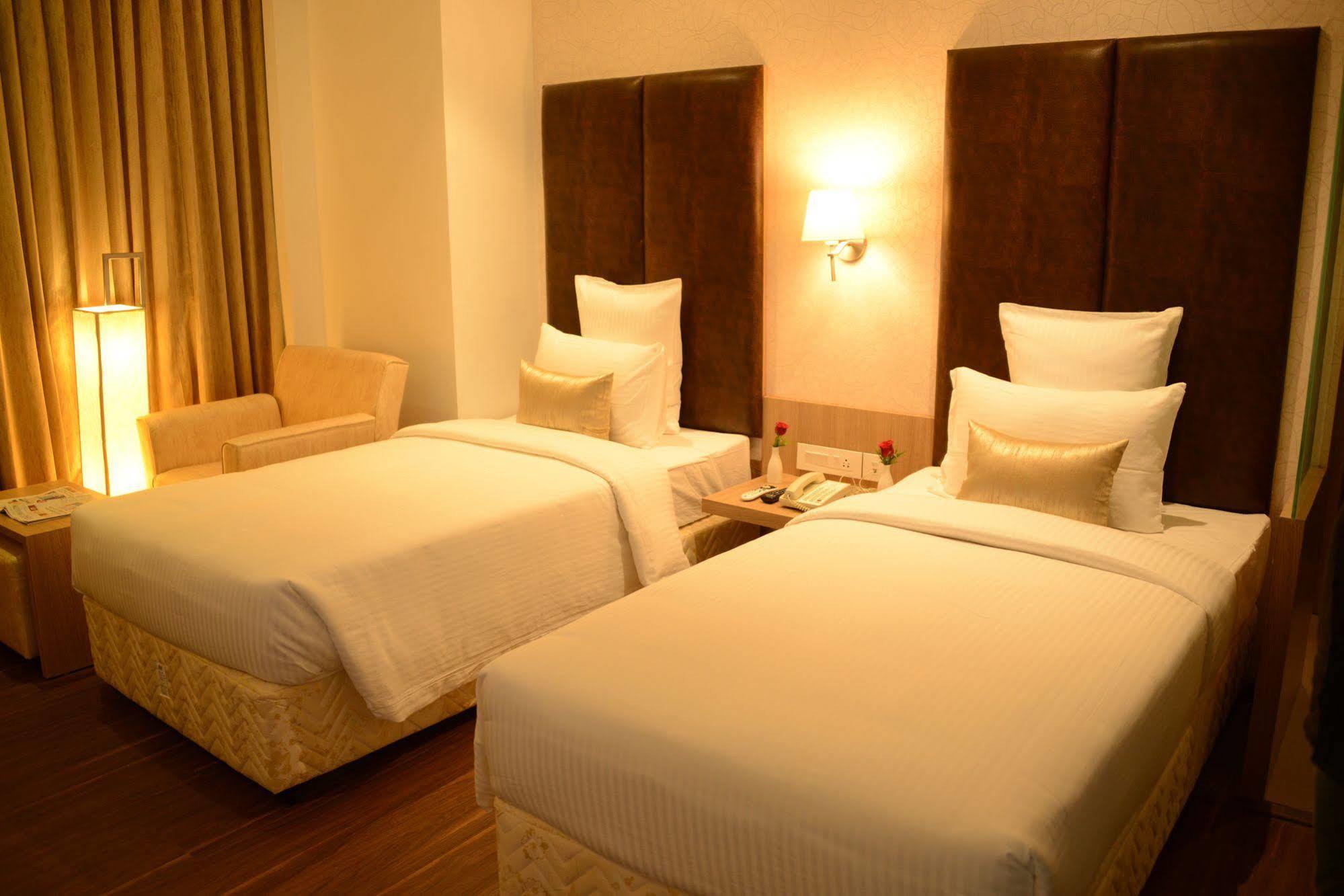 Blu Iris Hotel Chennai Exterior foto