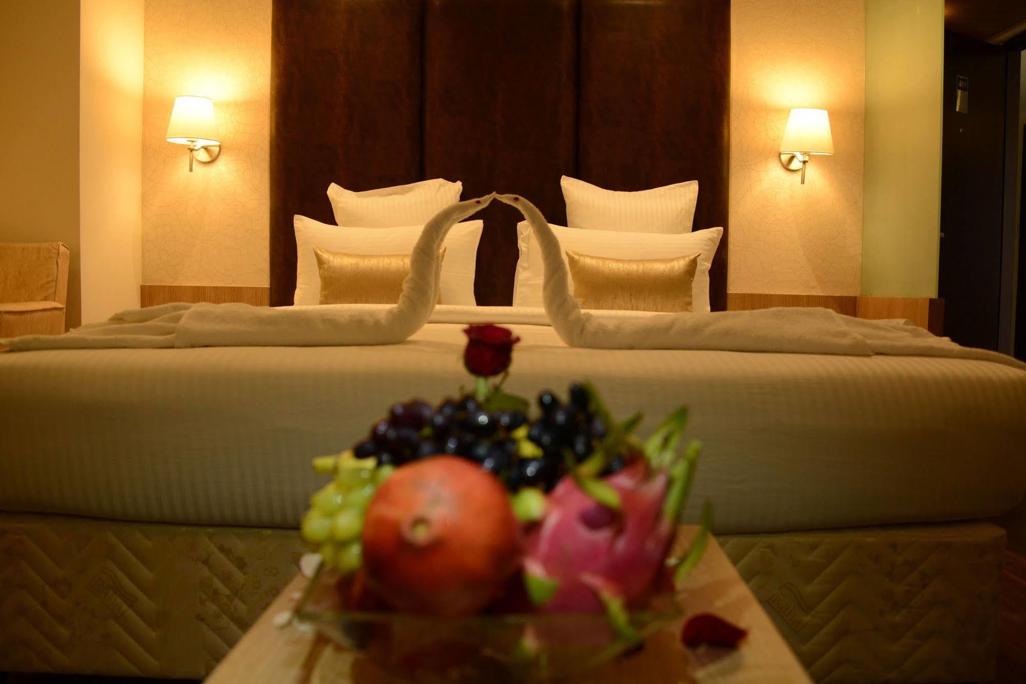 Blu Iris Hotel Chennai Exterior foto
