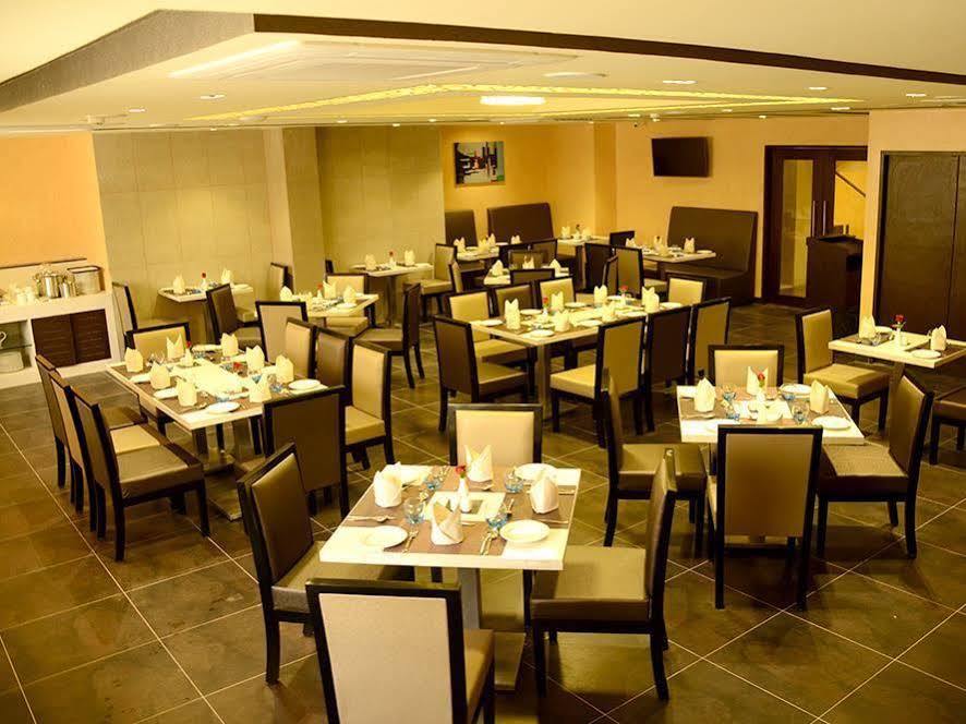 Blu Iris Hotel Chennai Exterior foto